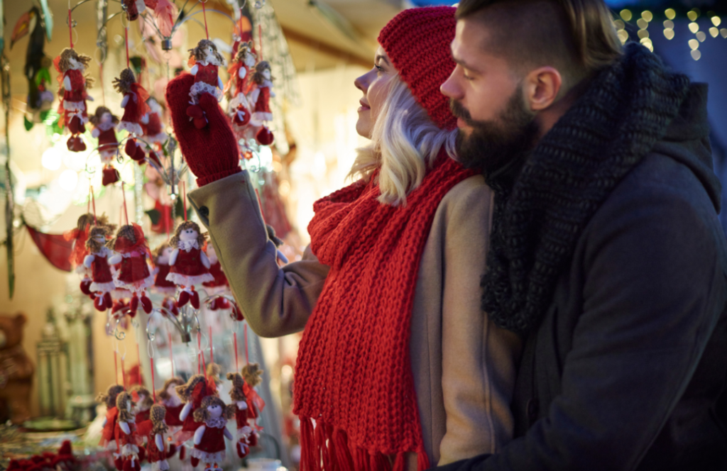 Christmas activities for couples at home 